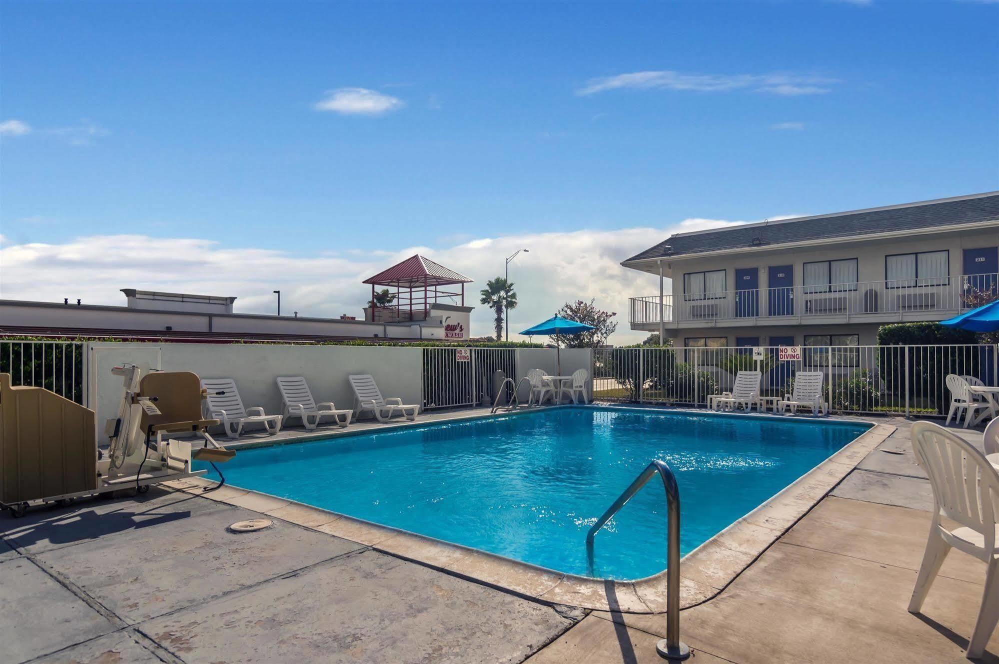 Motel 6-College Station, Tx - Bryan Eksteriør billede